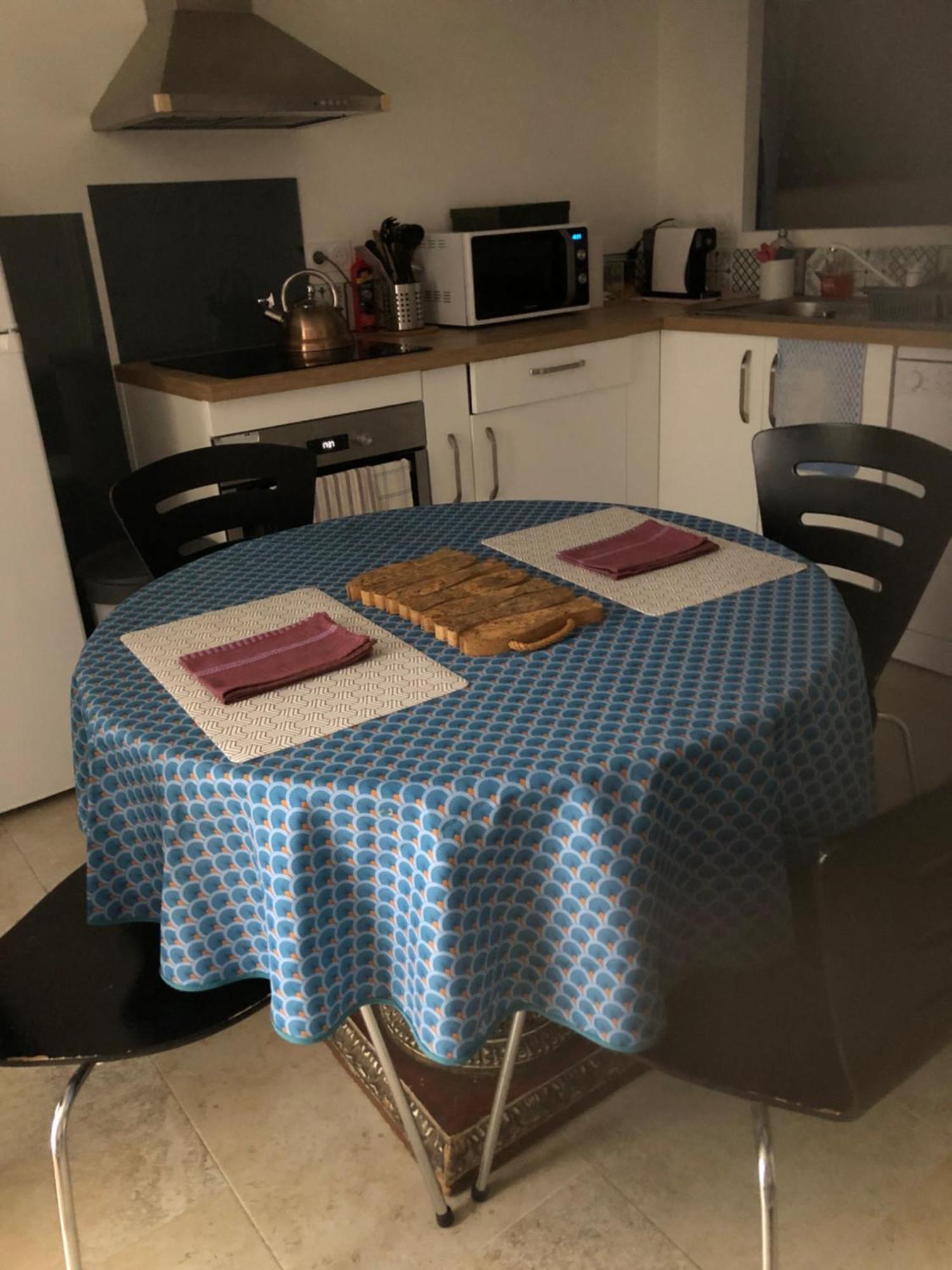 Logement neuf centre du village aux pieds du château Grimaud Exterior foto